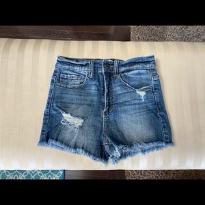 ID: 23 Kora Distressed Frayed Hem Short